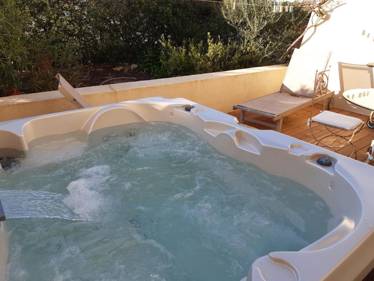 T2 Renove 100m Avec Privatif Entre Calvi Et Ile Rousse * Lumio (Corsica)